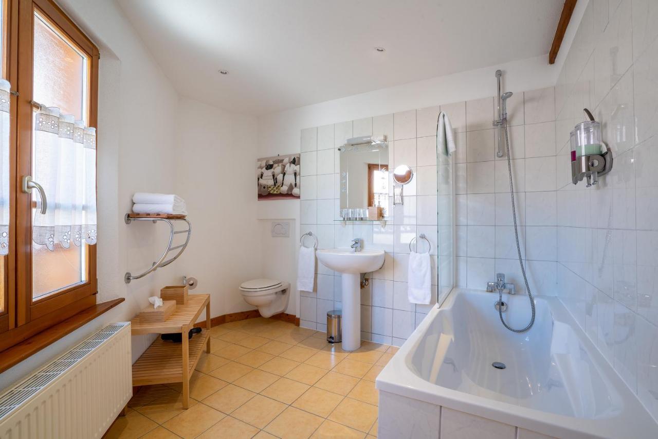 Les Suites - La Cour St Fulrad Saint-Hippolyte  Exteriör bild
