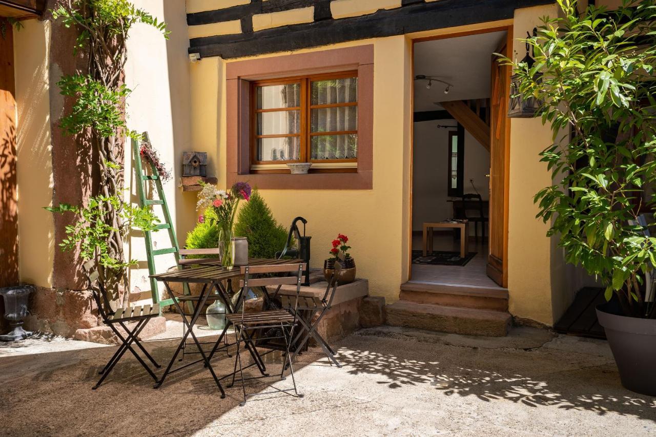 Les Suites - La Cour St Fulrad Saint-Hippolyte  Exteriör bild