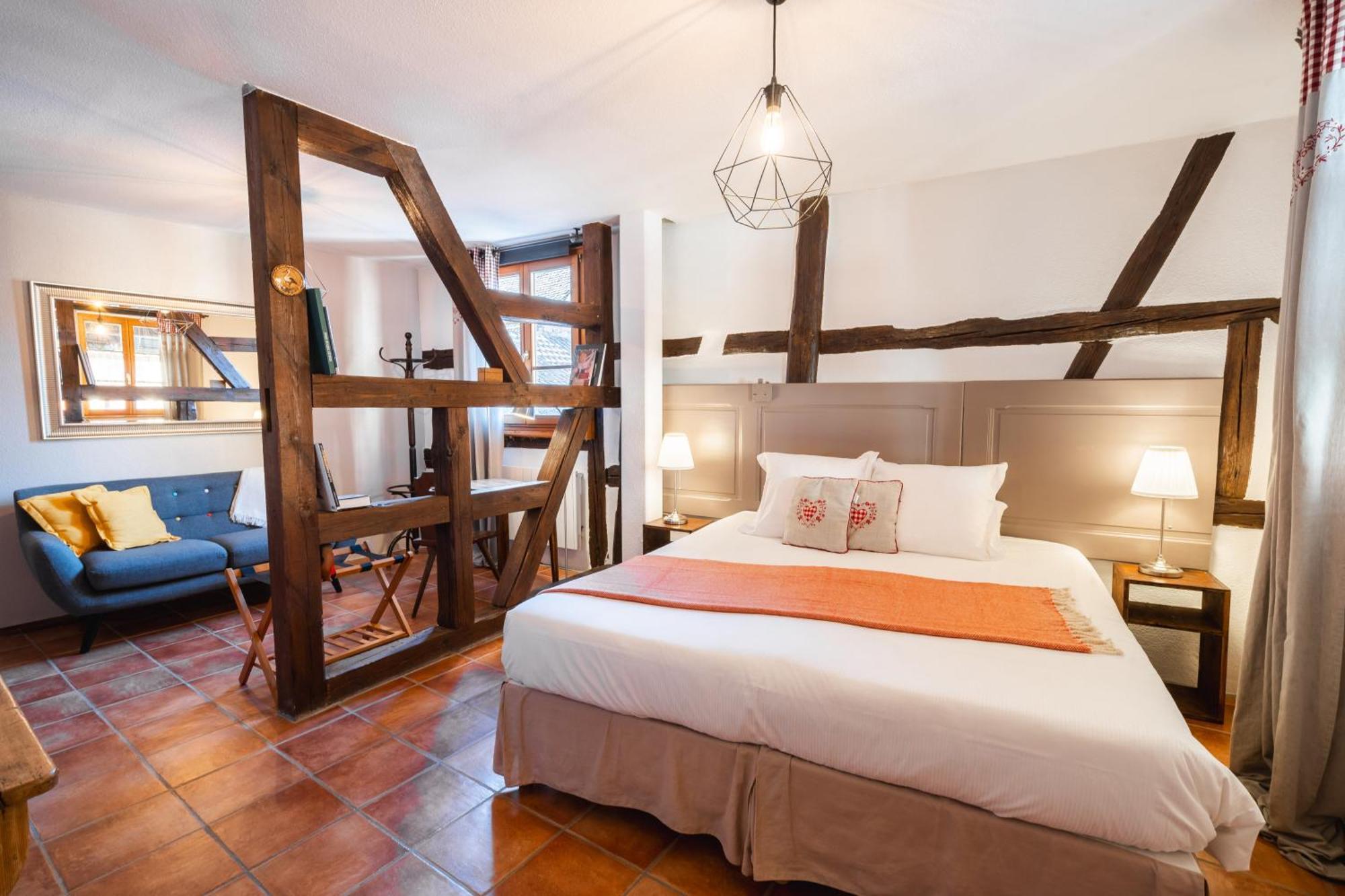 Les Suites - La Cour St Fulrad Saint-Hippolyte  Exteriör bild